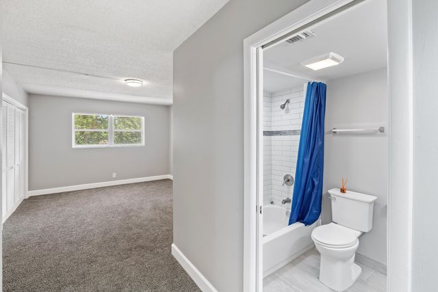2850 Forest Hills Boulevard 211, Coral Springs, FL 33065