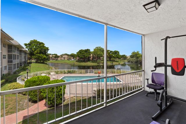 2850 Forest Hills Boulevard 211, Coral Springs, FL 33065