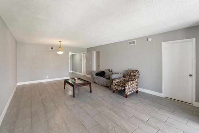 2850 Forest Hills Boulevard 211, Coral Springs, FL 33065