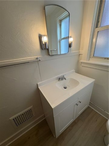 119-121 Giffin Ave, Mt Oliver, PA 15210