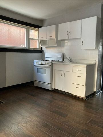 119-121 Giffin Ave, Mt Oliver, PA 15210