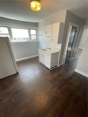 119-121 Giffin Ave, Mt Oliver, PA 15210