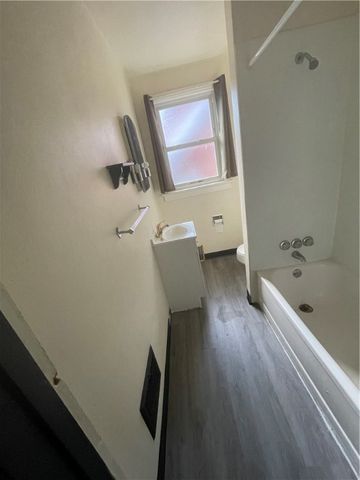 119-121 Giffin Ave, Mt Oliver, PA 15210