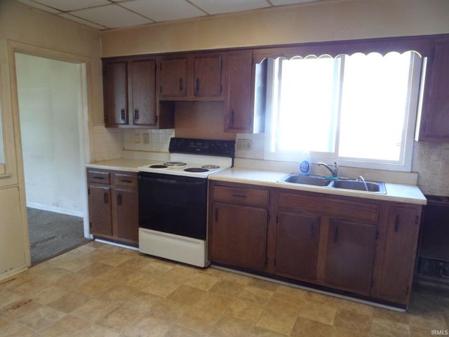 111 S Main Street, Sweetser, IN 46987