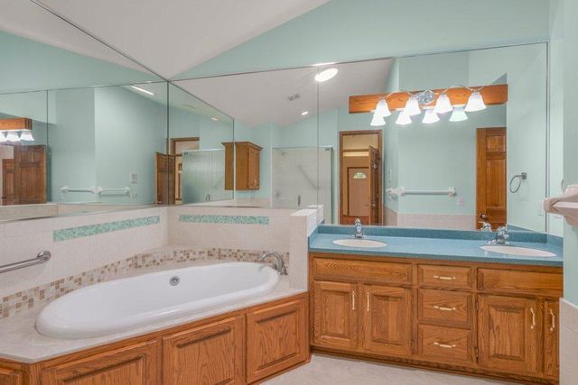 2602 Rivers Bluff Lane, Anoka, MN 55303