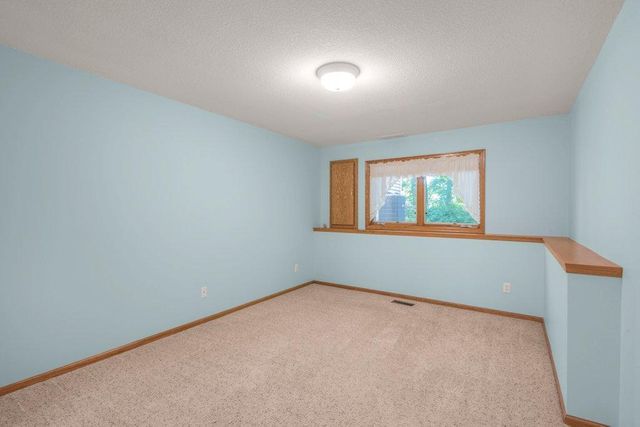 2602 Rivers Bluff Lane, Anoka, MN 55303
