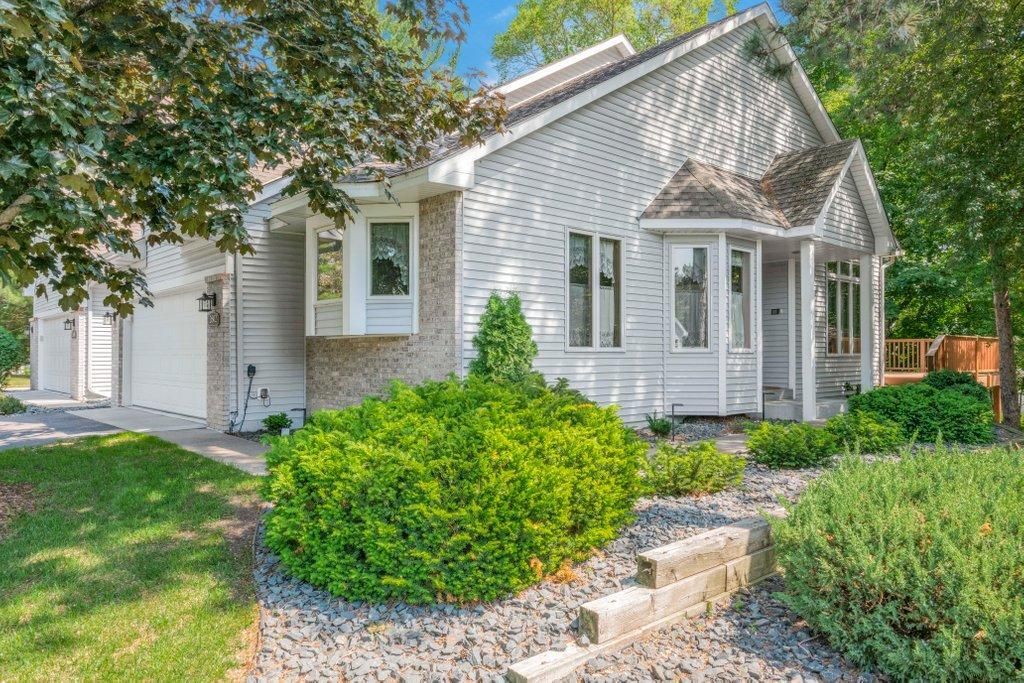 2602 Rivers Bluff Lane, Anoka, MN 55303