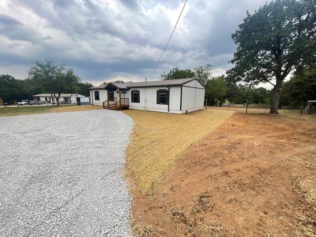 1404 Arvel Circle, Reno, TX 76020