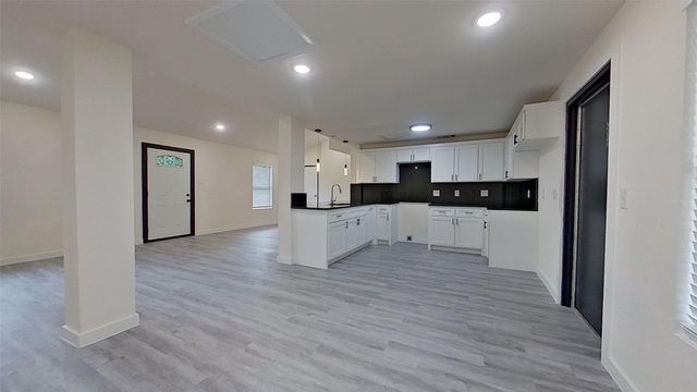 1404 Arvel Circle, Reno, TX 76020