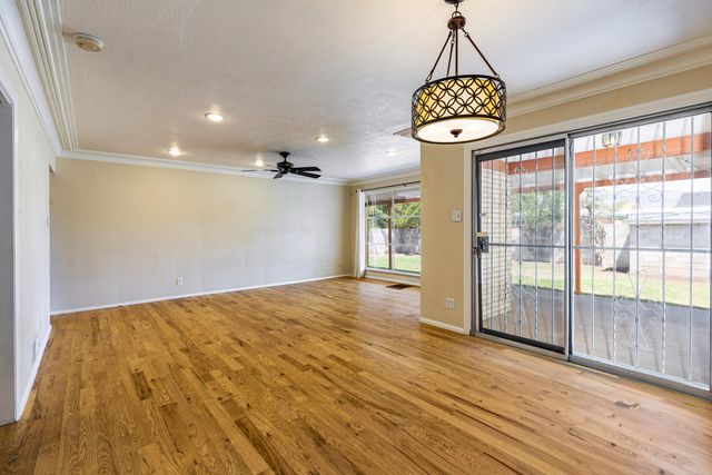 720 Manzano Street NE, Albuquerque, NM 87110