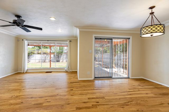 720 Manzano Street NE, Albuquerque, NM 87110