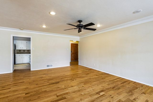 720 Manzano Street NE, Albuquerque, NM 87110