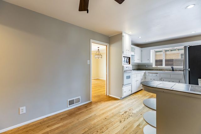 720 Manzano Street NE, Albuquerque, NM 87110