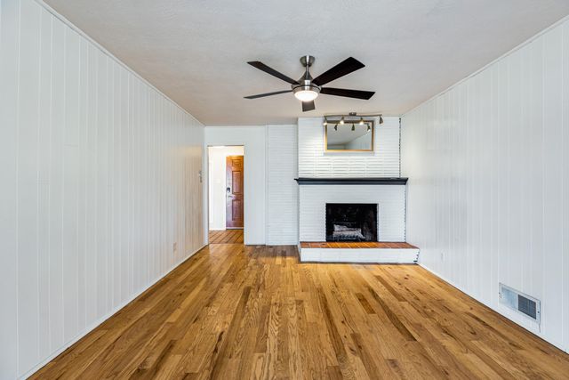 720 Manzano Street NE, Albuquerque, NM 87110
