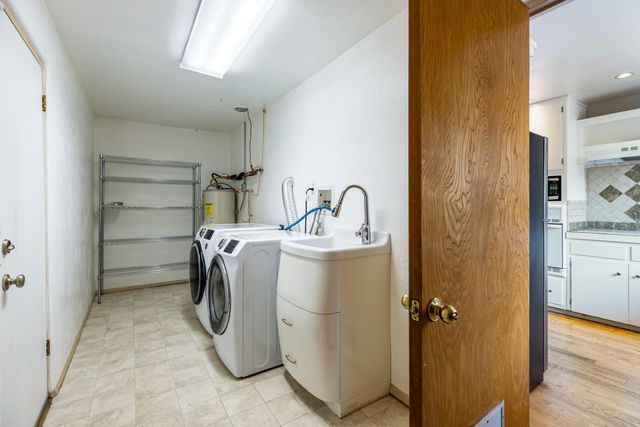 720 Manzano Street NE, Albuquerque, NM 87110