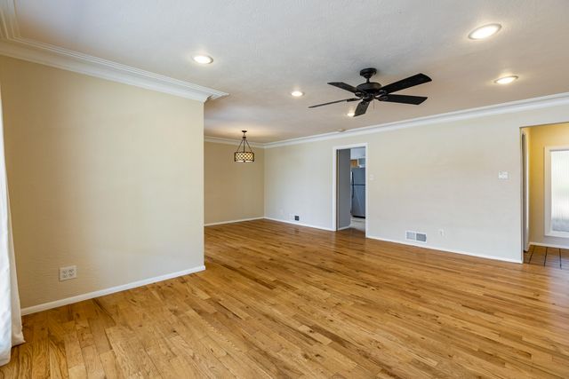 720 Manzano Street NE, Albuquerque, NM 87110