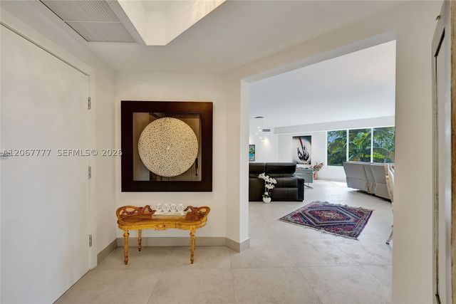 21200 Point Place 403, Aventura, FL 33180