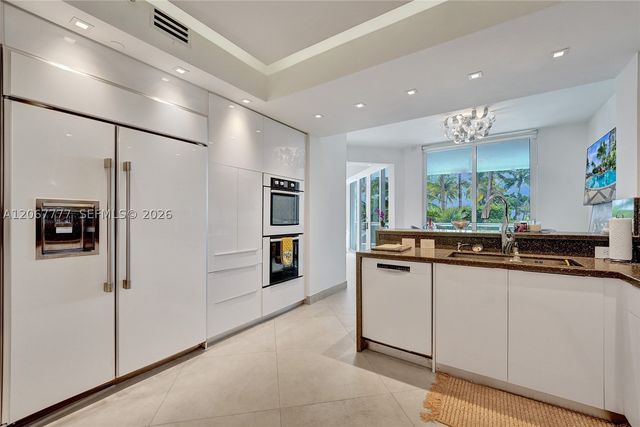21200 Point Place 403, Aventura, FL 33180