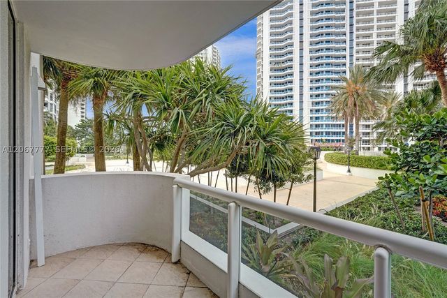 21200 Point Place 403, Aventura, FL 33180