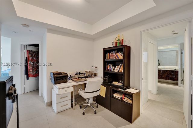 21200 Point Place 403, Aventura, FL 33180