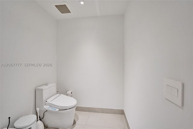 21200 Point Place 403, Aventura, FL 33180