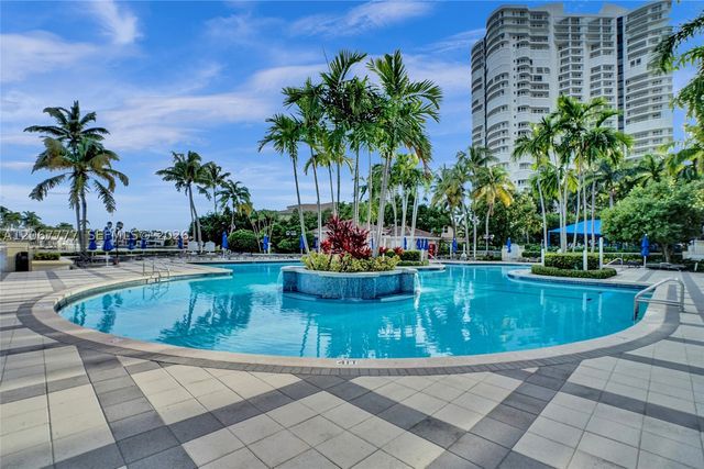 21200 Point Place 403, Aventura, FL 33180