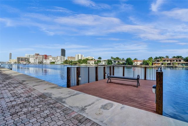 21200 Point Place 403, Aventura, FL 33180