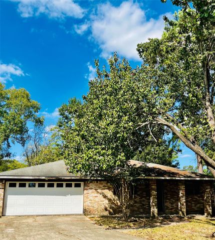 4 Eastwood Circle, Conroe, TX 77301