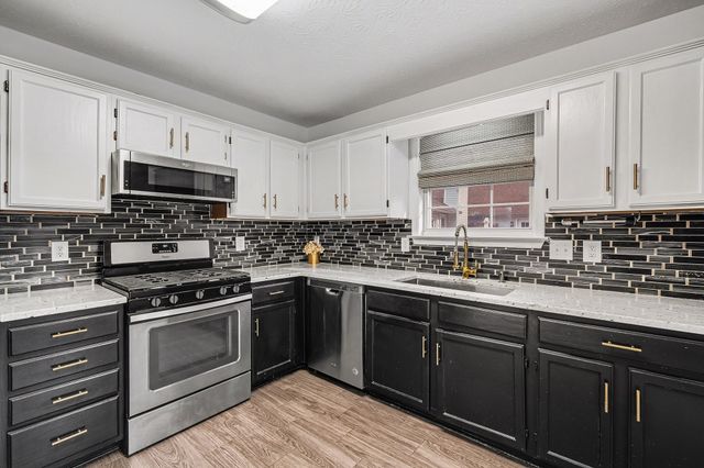 255 Valley Dr, Columbia, TN 38401