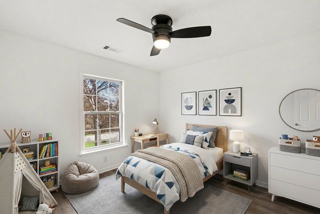 255 Valley Dr, Columbia, TN 38401