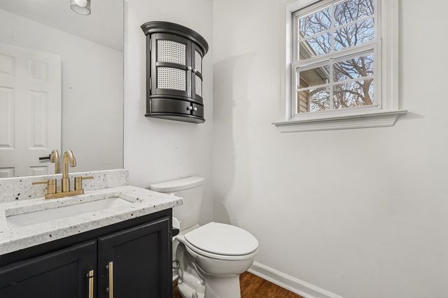 255 Valley Dr, Columbia, TN 38401