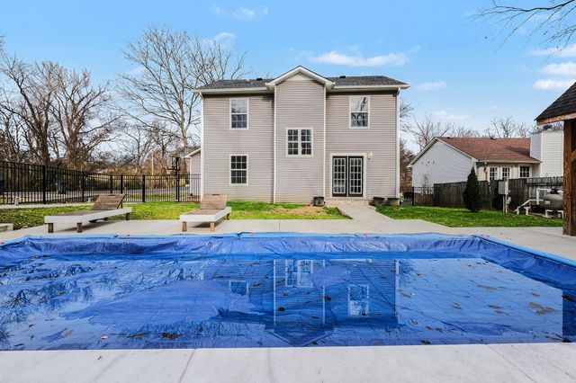 255 Valley Dr, Columbia, TN 38401