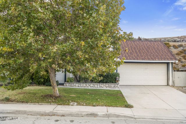 39317 Beacon Lane, Palmdale, CA 93551