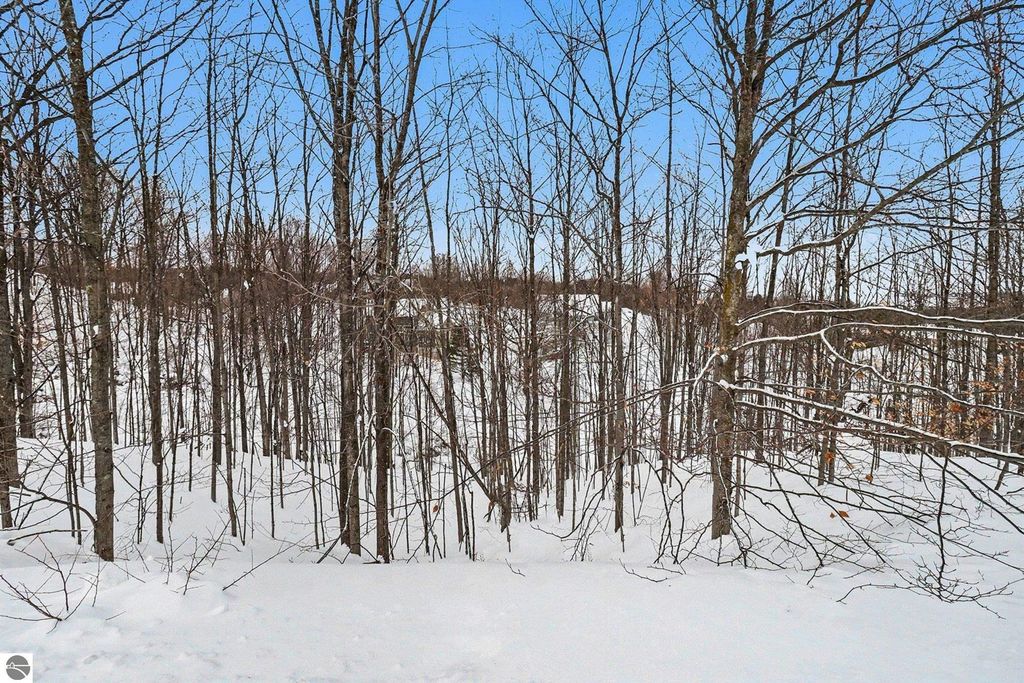 Image 4 of property listing at 4885 Grayhawk Boulevard, Traverse City, MI 49684