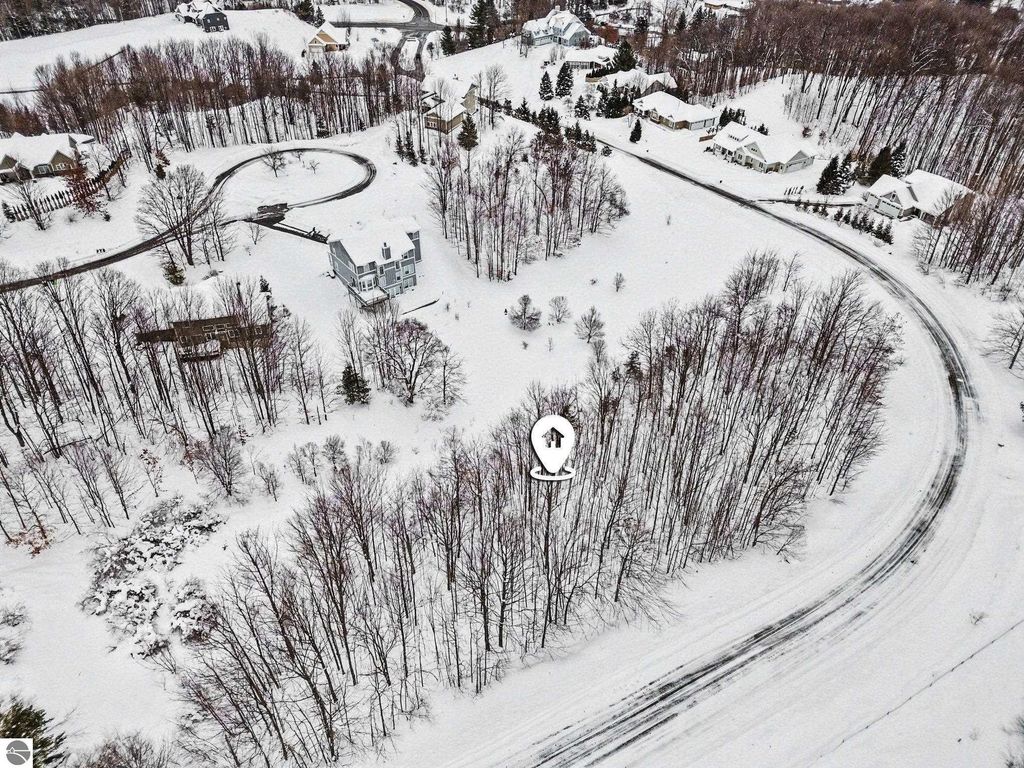 Image 5 of property listing at 4885 Grayhawk Boulevard, Traverse City, MI 49684