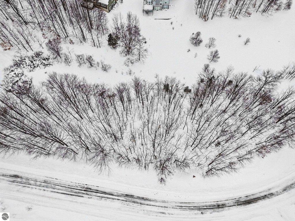 Image 7 of property listing at 4885 Grayhawk Boulevard, Traverse City, MI 49684