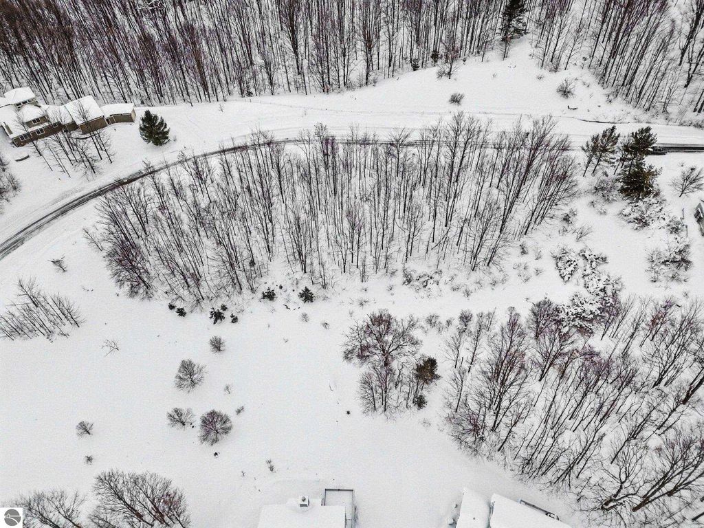 Image 8 of property listing at 4885 Grayhawk Boulevard, Traverse City, MI 49684