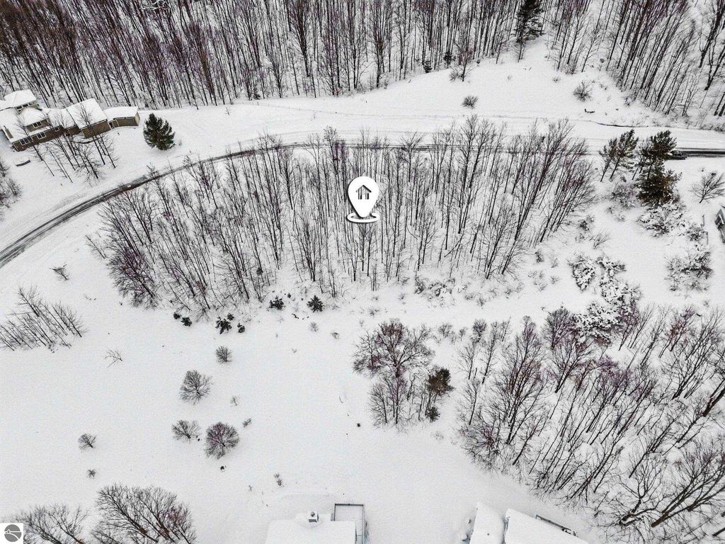 Image 9 of property listing at 4885 Grayhawk Boulevard, Traverse City, MI 49684