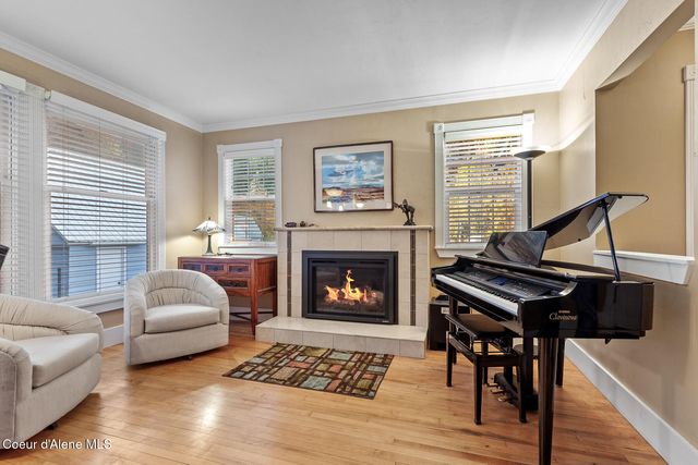 191 King St, Wallace, ID 83873