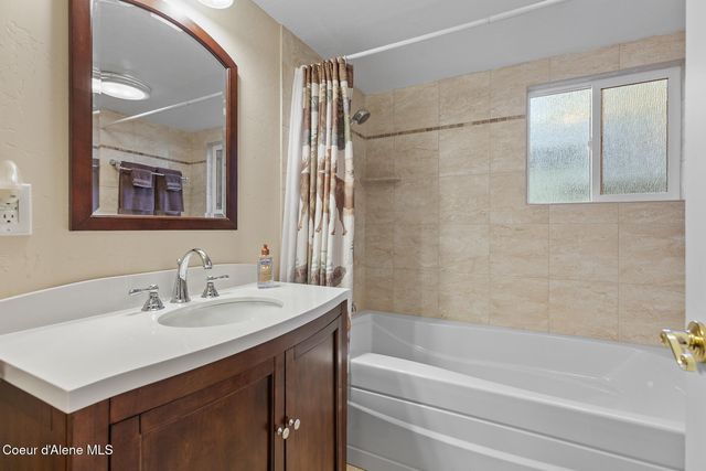 191 King St, Wallace, ID 83873