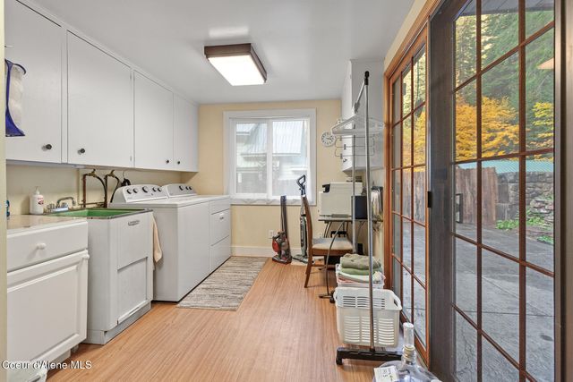 191 King St, Wallace, ID 83873