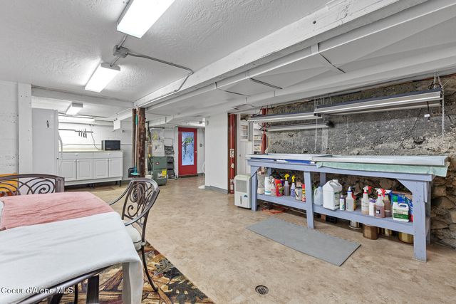 191 King St, Wallace, ID 83873