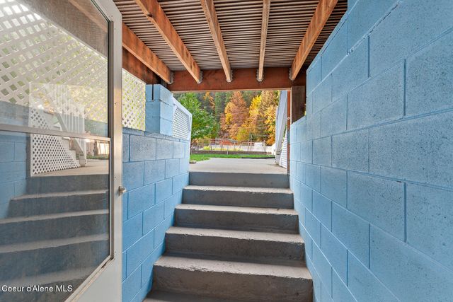 191 King St, Wallace, ID 83873