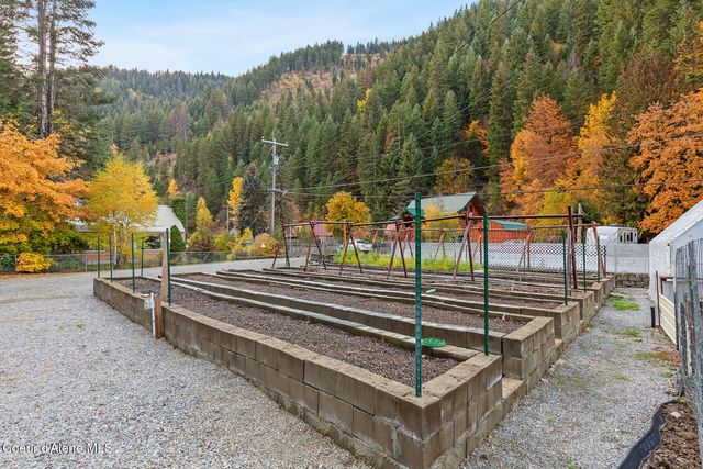 191 King St, Wallace, ID 83873