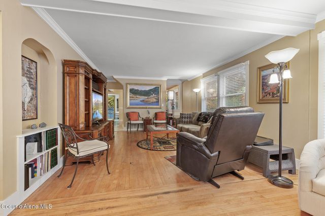 191 King St, Wallace, ID 83873