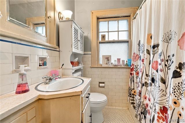 271 North Drive, Buffalo, NY 14216
