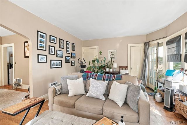 271 North Drive, Buffalo, NY 14216