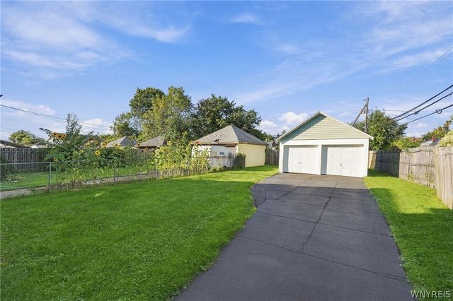 271 North Drive, Buffalo, NY 14216