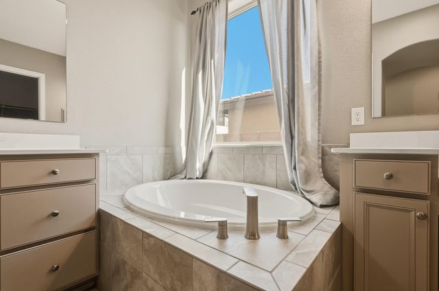 12209 Bear Valley Lane NW, Albuquerque, NM 87120