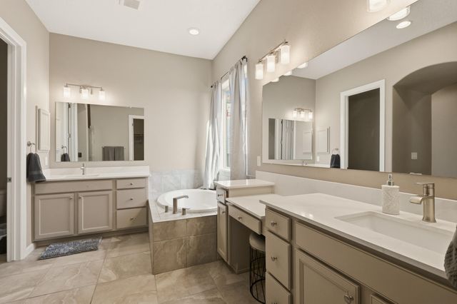 12209 Bear Valley Lane NW, Albuquerque, NM 87120